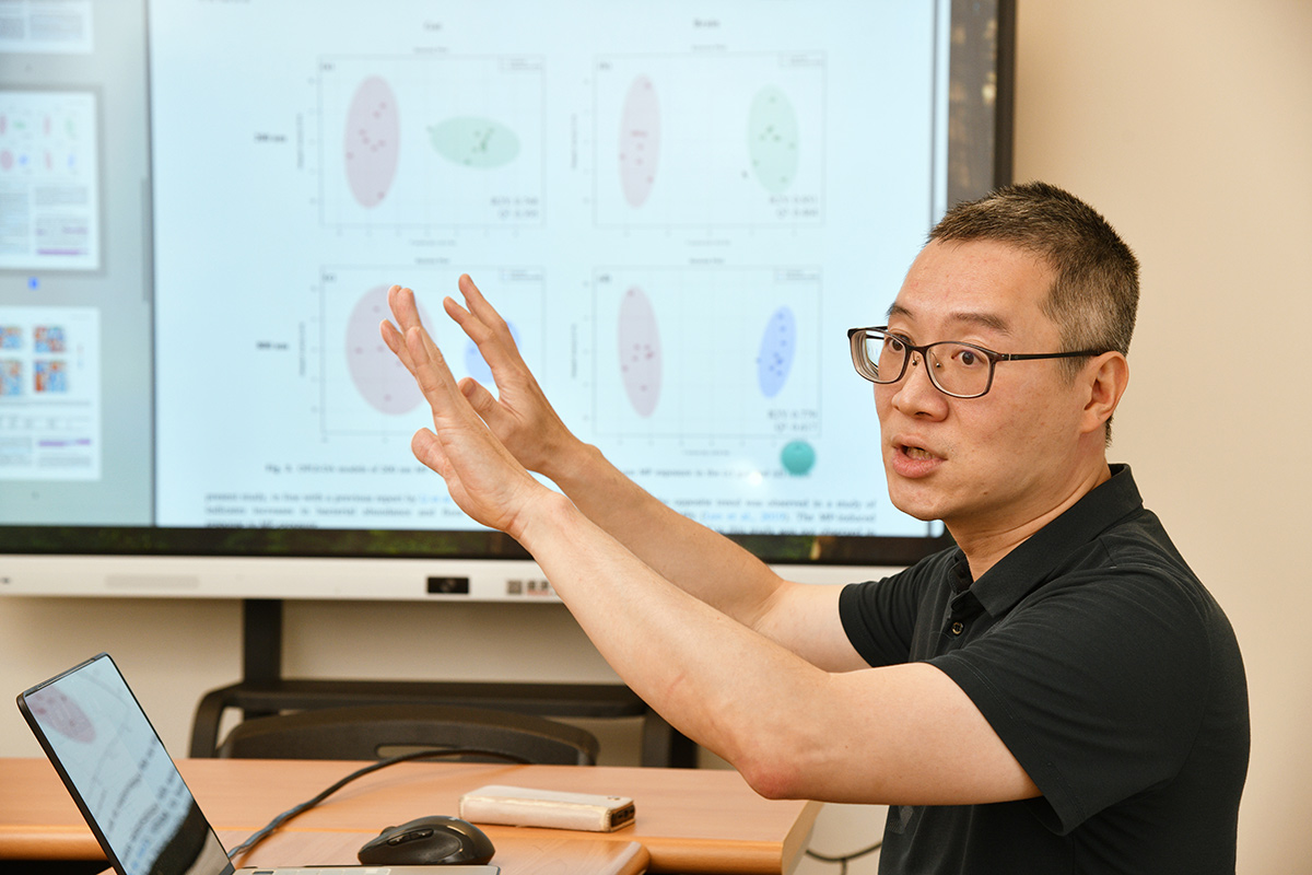 中山大學後醫系助理教授李昇翰最新研究發現,塑膠微粒會影響小鼠的腸道、大腦健康。