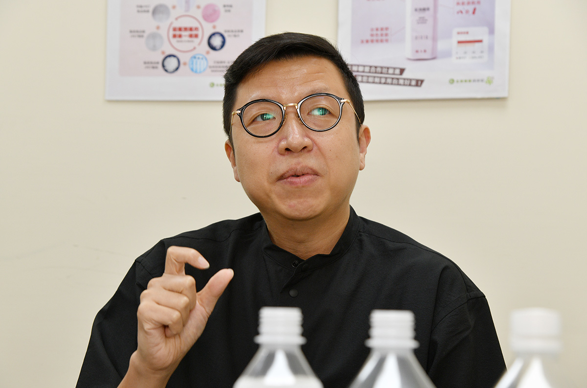 主婦聯盟總經理陳思維認為,台灣寶特瓶回收率高達97%,做rPET才能減量。